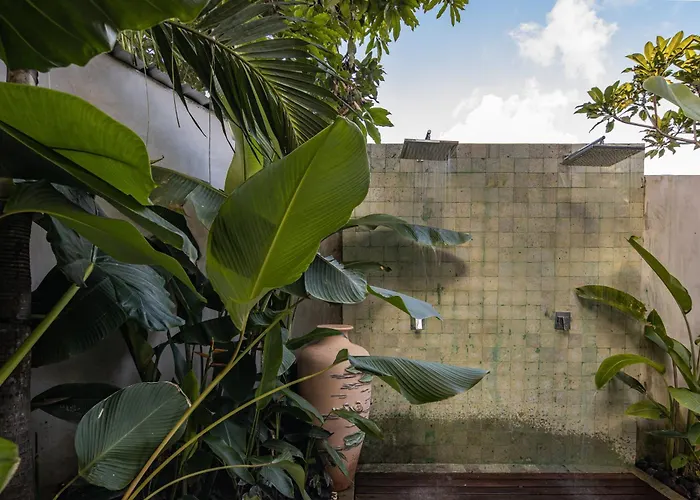 Gima 1 - 5 Bedroom Umalas Villa